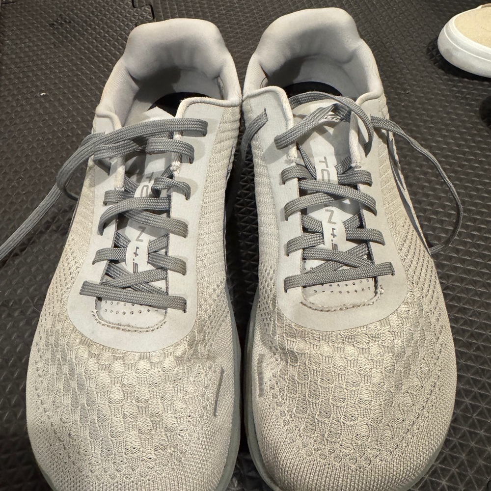 Altra Light Gray Sneakers